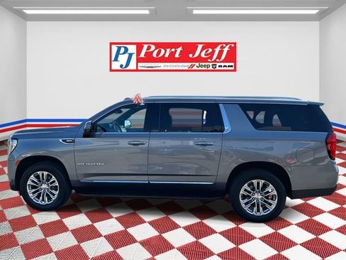 Used 2021 GMC Yukon XL SLT w/ SLT Premium Package image 6