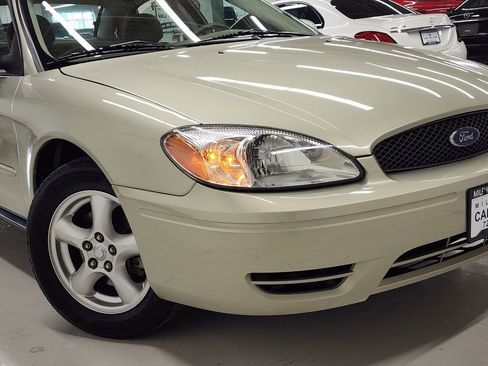 Used 2004 Ford Taurus SE image 22