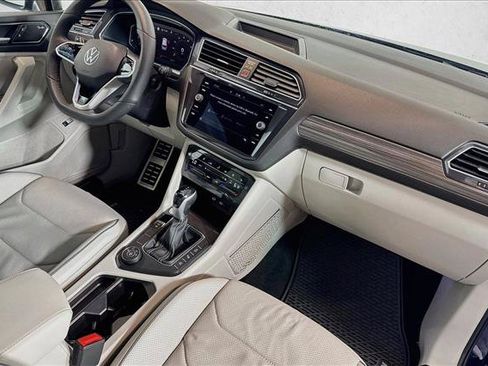 Used 2022 Volkswagen Tiguan SEL R-Line AWD/4WD image 28