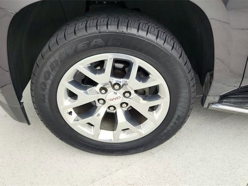 Used 2016 GMC Yukon SLE w/ Convenience Package image 29