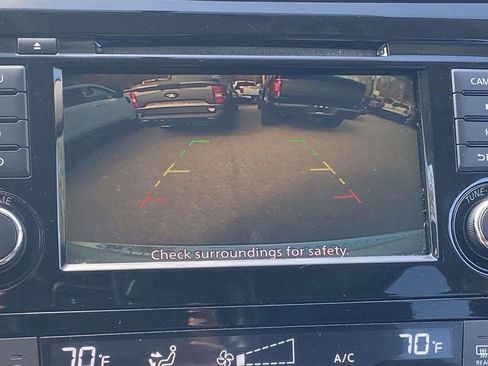 Used 2018 Nissan Rogue SV image 28