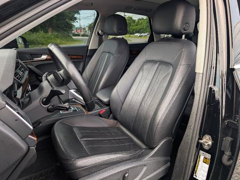 Used 2018 Audi Q5 2.0T Premium Plus w/ Premium Plus Package AWD/4WD image 14