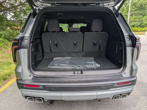 New 2026 Chevrolet Traverse LT FWD image 28