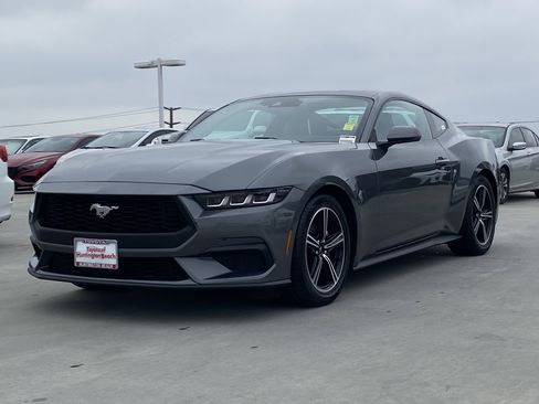 Used 2024 Ford Mustang Premium image 6