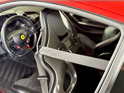 Used 2021 Ferrari F8 Tributo image 16