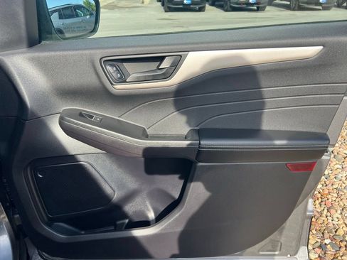Used 2022 Ford Escape SE AWD/4WD image 25