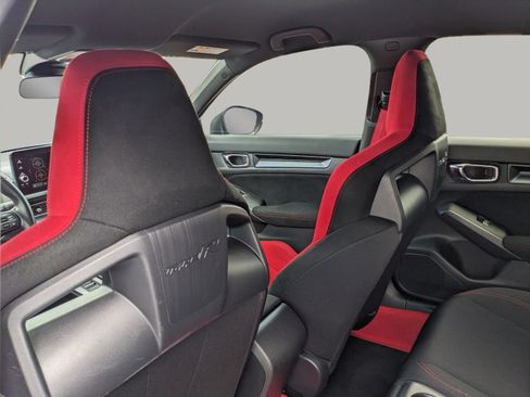 Used 2023 Honda Civic Type R image 16