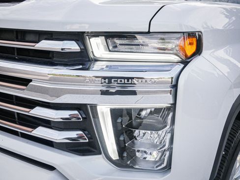 Used 2022 Chevrolet Silverado 2500 High Country w/ Safety Package II AWD/4WD image 6