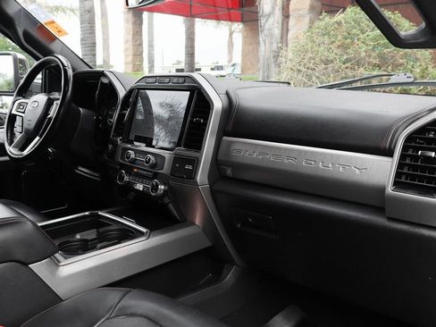 Used 2022 Ford F250 Platinum w/ FX4 Off-Road Package AWD/4WD image 41