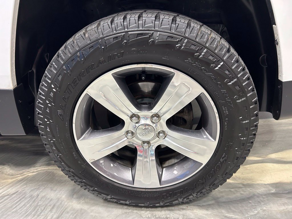 Used 2017 Jeep Patriot High Altitude AWD/4WD image 24