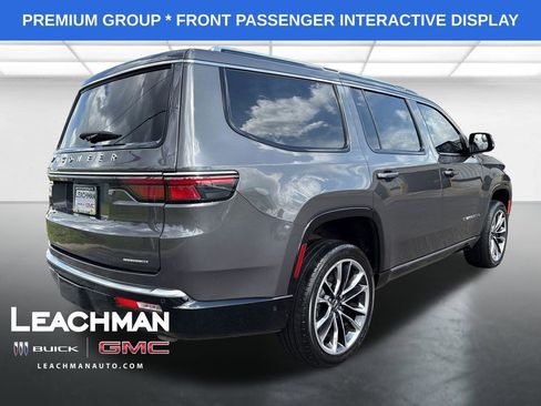 Used 2022 Jeep Wagoneer Series III w/ Premium Group I AWD/4WD image 3