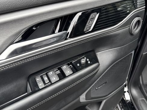 New 2026 Jeep Grand Wagoneer 4WD w/ Premium Group I image 13