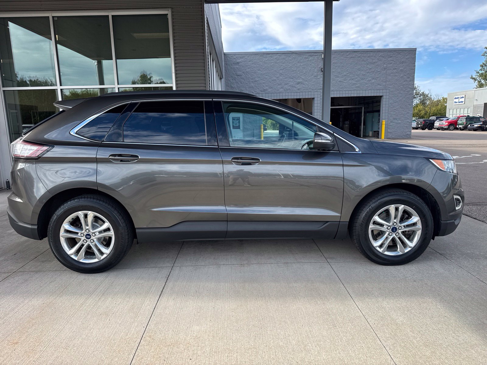 Certified 2017 Ford Edge SEL w/ Equipment Group 201A AWD/4WD image 9