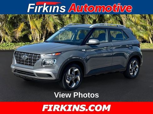 Used 2025 Hyundai Venue SEL FWD image 1