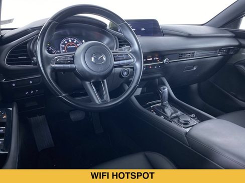 Used 2019 MAZDA MAZDA3 Hatchback w/ Preferred Package FWD image 2