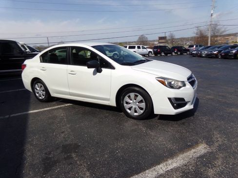 Used 2015 Subaru Impreza 2.0i image 3