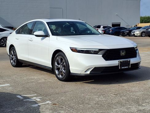 Used 2023 Honda Accord EX image 2
