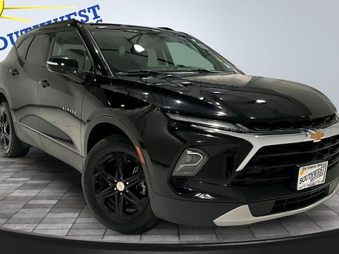 Used 2024 Chevrolet Blazer LT AWD/4WD image 3