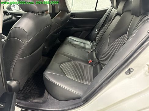 Used 2019 Toyota Camry SE FWD image 9