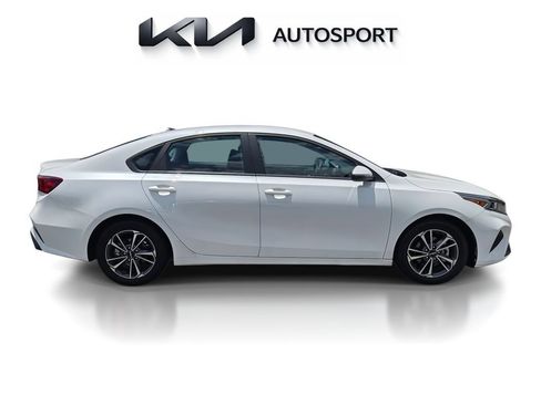 Certified 2024 Kia Forte LXS w/ LXS Technology Package FWD image 7