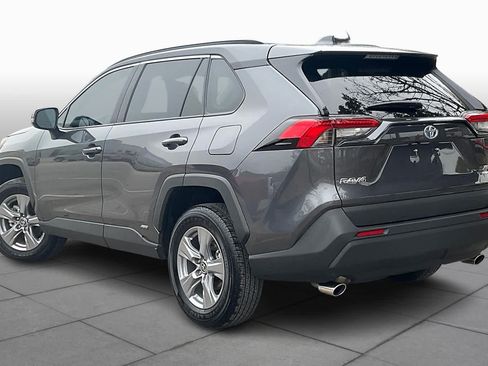 Used 2022 Toyota RAV4 XLE w/ Convenience Package AWD/4WD image 12