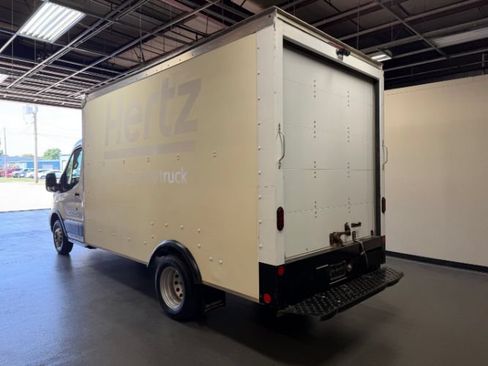 Used 2022 Ford Transit 350 DRW RWD image 2