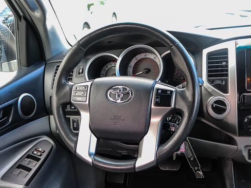 Used 2013 Toyota Tacoma 4x4 Double Cab w/ Limited Pkg image 18