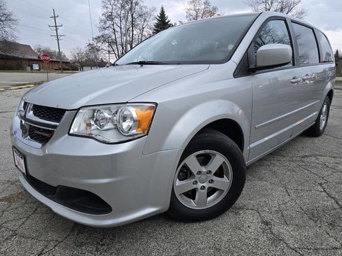 Used 2012 Dodge Grand Caravan SXT image 1