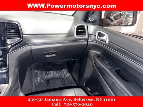 Used 2019 Jeep Grand Cherokee Limited AWD/4WD image 26