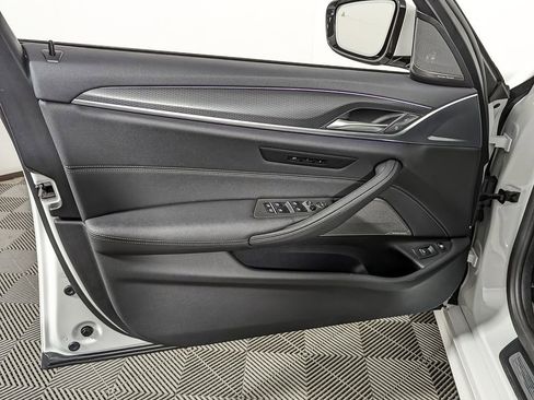 Certified 2023 BMW 530e xDrive w/ Premium Package image 16