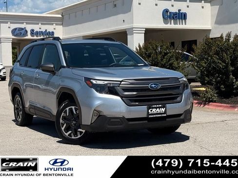 Used 2025 Subaru Forester Premium AWD/4WD image 1