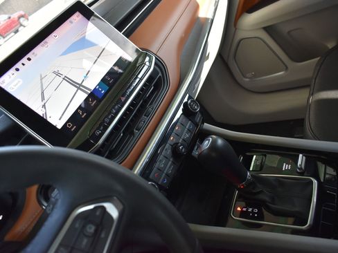 Used 2023 Jeep Compass Limited w/ Elite Group AWD/4WD image 26