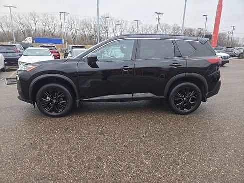 Used 2023 Nissan Rogue SV w/ SV Premium B Package image 4