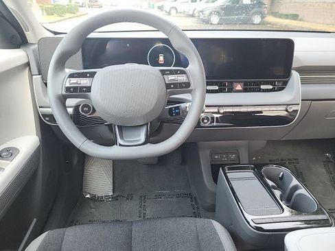 New 2025 Hyundai Ioniq 5 SE image 16