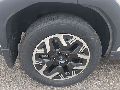Used 2025 Subaru Forester AWD/4WD image 5