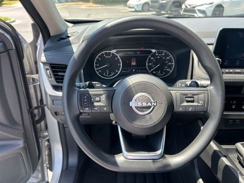 Used 2024 Nissan Rogue S FWD image 20