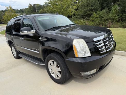 Used 2007 Cadillac Escalade 2WD image 3