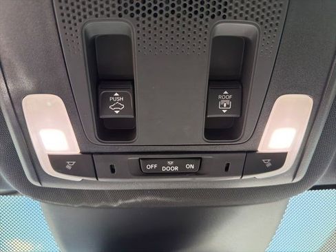 Used 2023 Honda Pilot TrailSport image 23