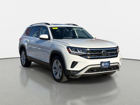 Certified 2022 Volkswagen Atlas SE image 3