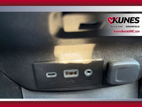 Used 2024 Chevrolet Malibu LT image 38