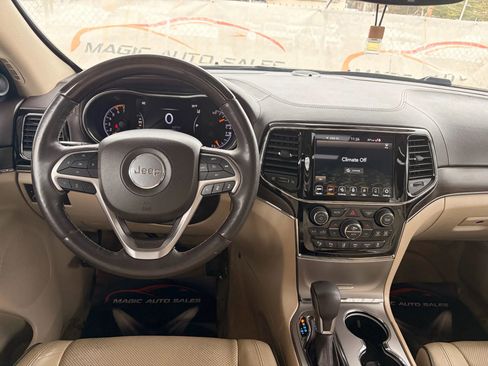 Used 2019 Jeep Grand Cherokee Overland AWD/4WD image 73