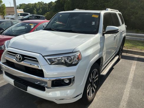 Used 2024 Toyota 4Runner Limited AWD/4WD image 3