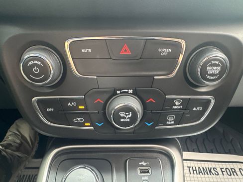 Used 2021 Jeep Compass Latitude w/ Convenience Group AWD/4WD image 17