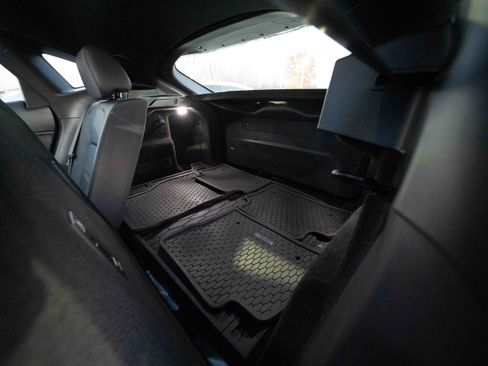 Used 2020 Jaguar E-PACE SE image 24