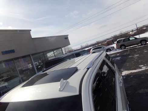 Used 2015 Cadillac Escalade Luxury image 56