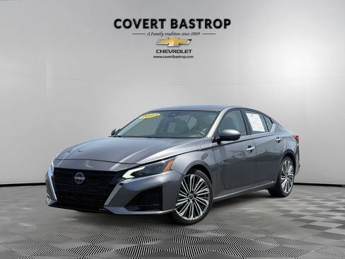 Used 2023 Nissan Altima 2.5 SL FWD image 1