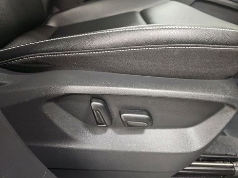 Used 2020 Volkswagen Atlas Cross Sport SEL AWD/4WD image 39