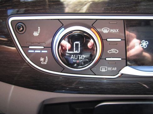 Used 2017 Audi Q7 3.0T Prestige AWD/4WD image 27