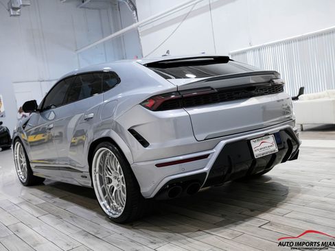 Used 2025 Lamborghini Urus SE image 19