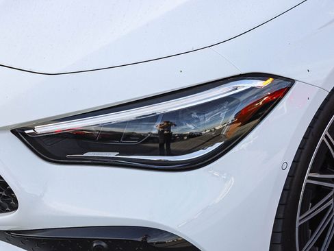 Used 2024 Mercedes-Benz CLE 300 4MATIC Coupe image 5